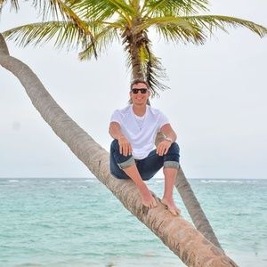 Meet your Posher, Cory